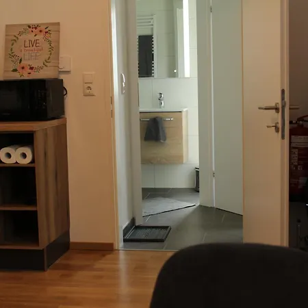 Gemuetliches Haeuschen In Lägenhet